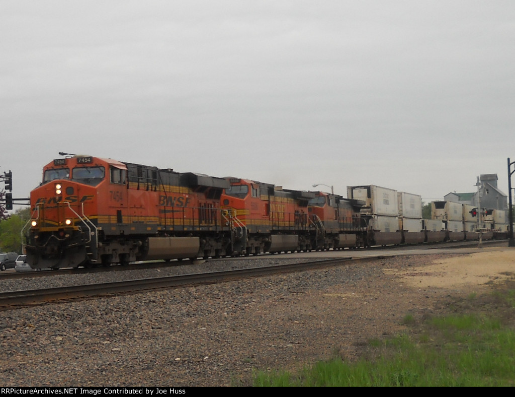 BNSF 7454 East